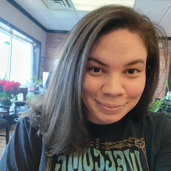 Hey I'm Dani 💜 - Picture 4 of 7